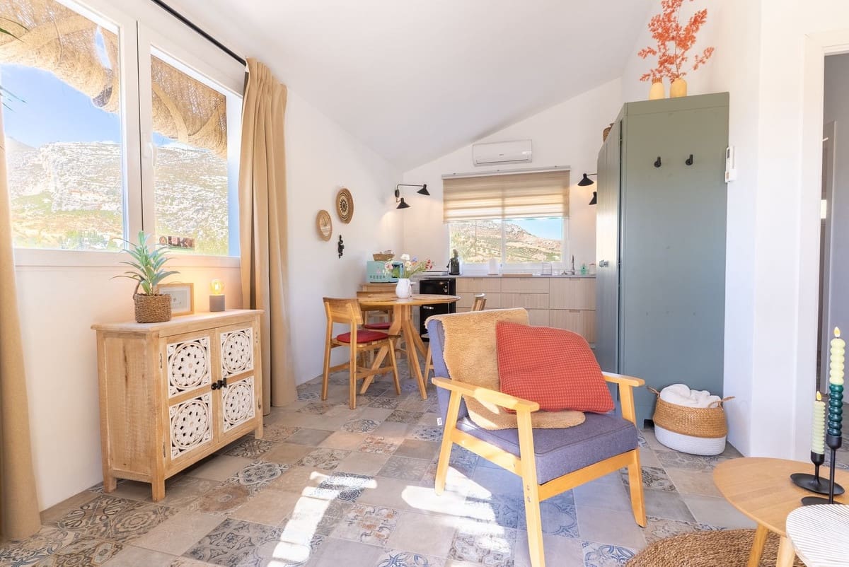 Finca/Casa Rural de 4 habitaciones en Valle de Abdalajís en venta con piscina - 465.000 € (Ref: 9460831)