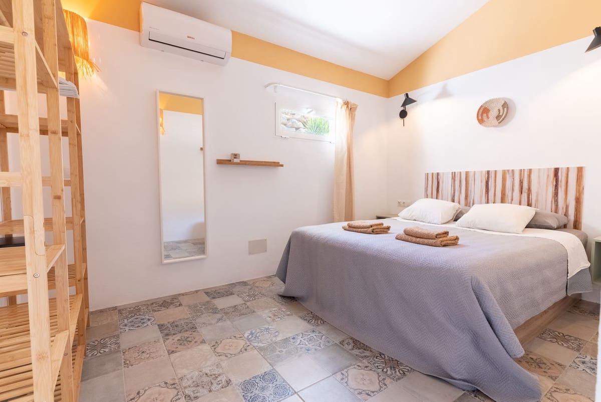 Finca/Casa Rural de 4 habitaciones en Valle de Abdalajís en venta con piscina - 465.000 € (Ref: 9460831)