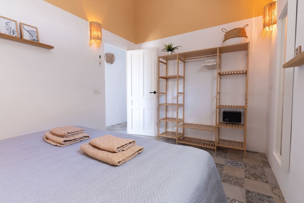 Finca/Casa Rural de 4 habitaciones en Valle de Abdalajís en venta con piscina - 465.000 € (Ref: 9460831)