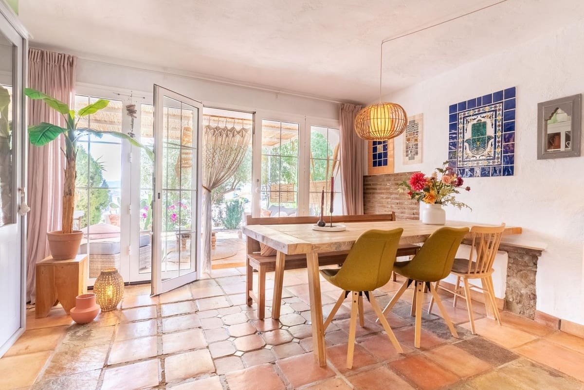 Finca/Casa Rural de 4 habitaciones en Valle de Abdalajís en venta con piscina - 465.000 € (Ref: 9460831)