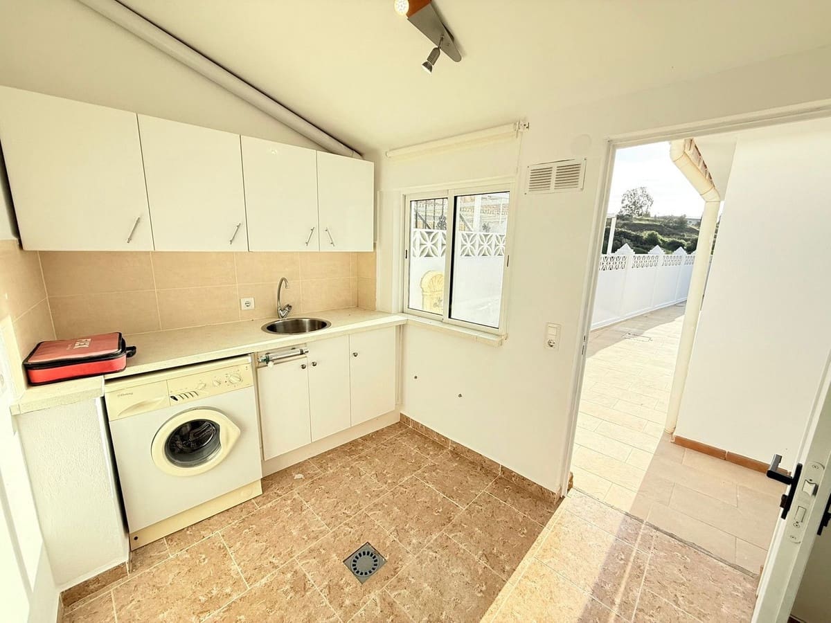 3 bedroom Villa for sale in Torrox-Costa with pool garage - € 450,000 (Ref: 9461076)