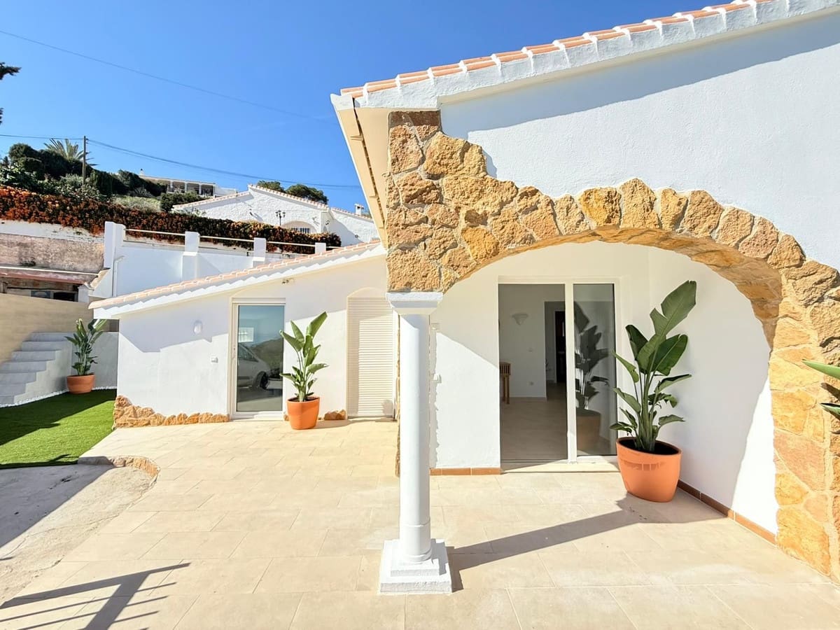 3 bedroom Villa for sale in Torrox-Costa with pool garage - € 450,000 (Ref: 9461076)
