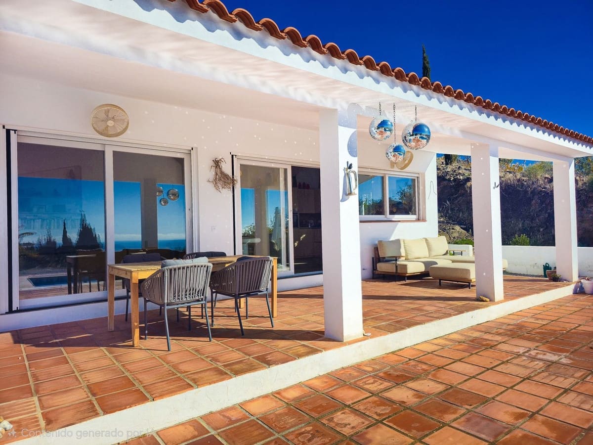 3 bedroom Villa for sale in Competa with pool garage - € 549,000 (Ref: 9470675)