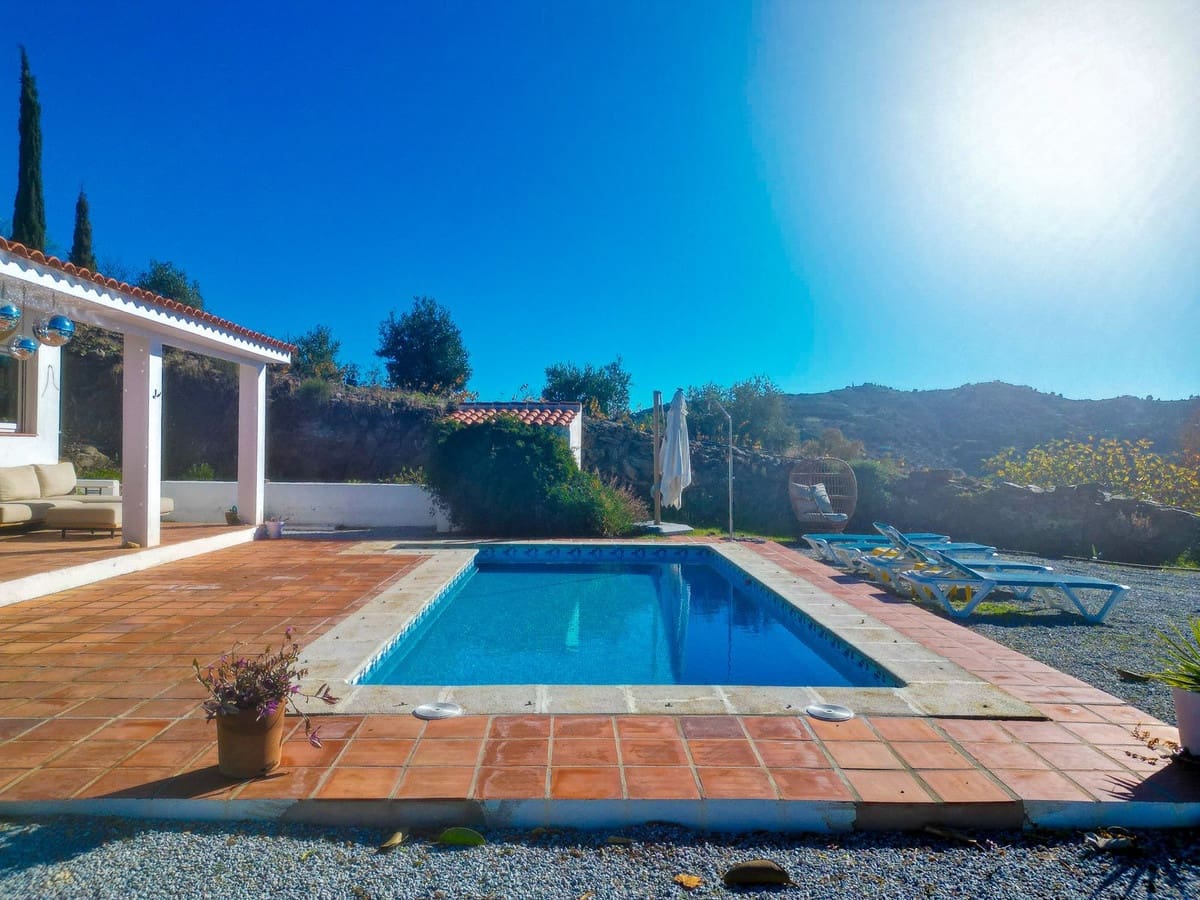 3 bedroom Villa for sale in Competa with pool garage - € 549,000 (Ref: 9470675)