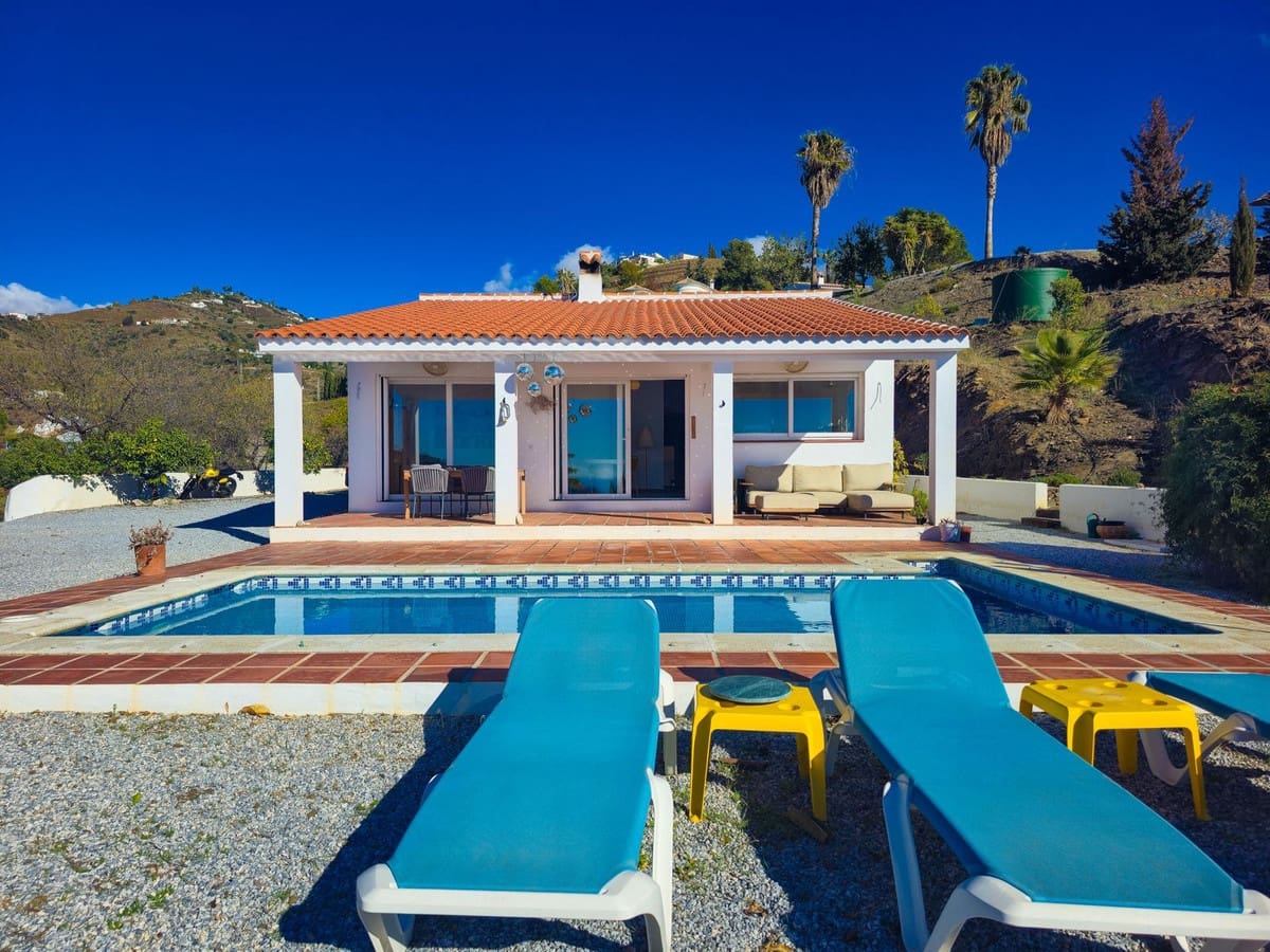 3 bedroom Villa for sale in Competa with pool garage - € 549,000 (Ref: 9470675)