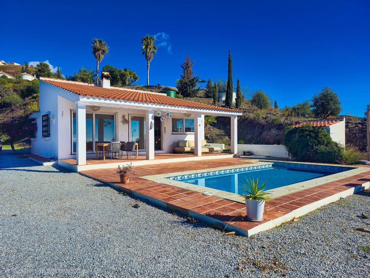 3 bedroom Villa for sale in Competa with pool garage - € 549,000 (Ref: 9470675)