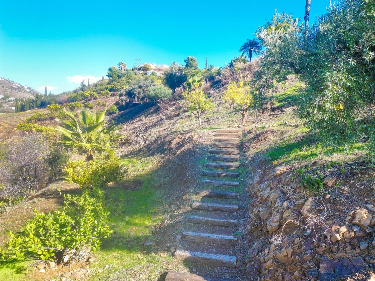 3 bedroom Villa for sale in Competa with pool garage - € 549,000 (Ref: 9470675)