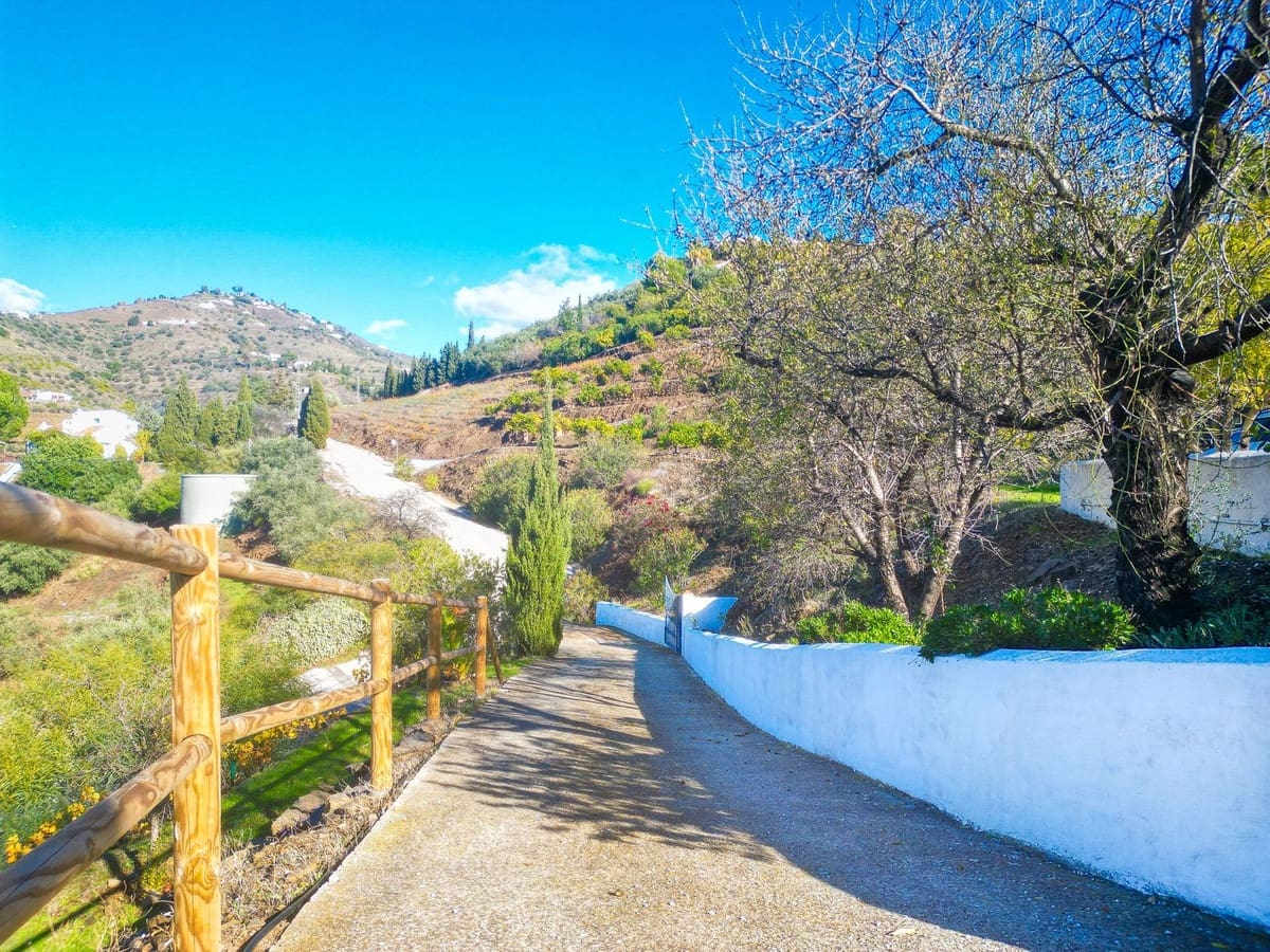 3 bedroom Villa for sale in Competa with pool garage - € 549,000 (Ref: 9470675)