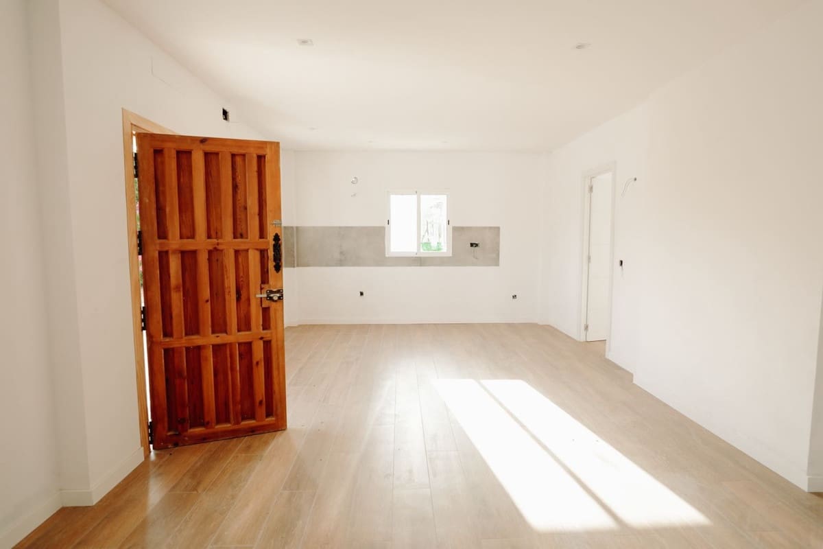 4 sypialnia Finka/Dom wiejski na sprzedaż w Alora z basenem - 310 000 € (Ref: 9478522)