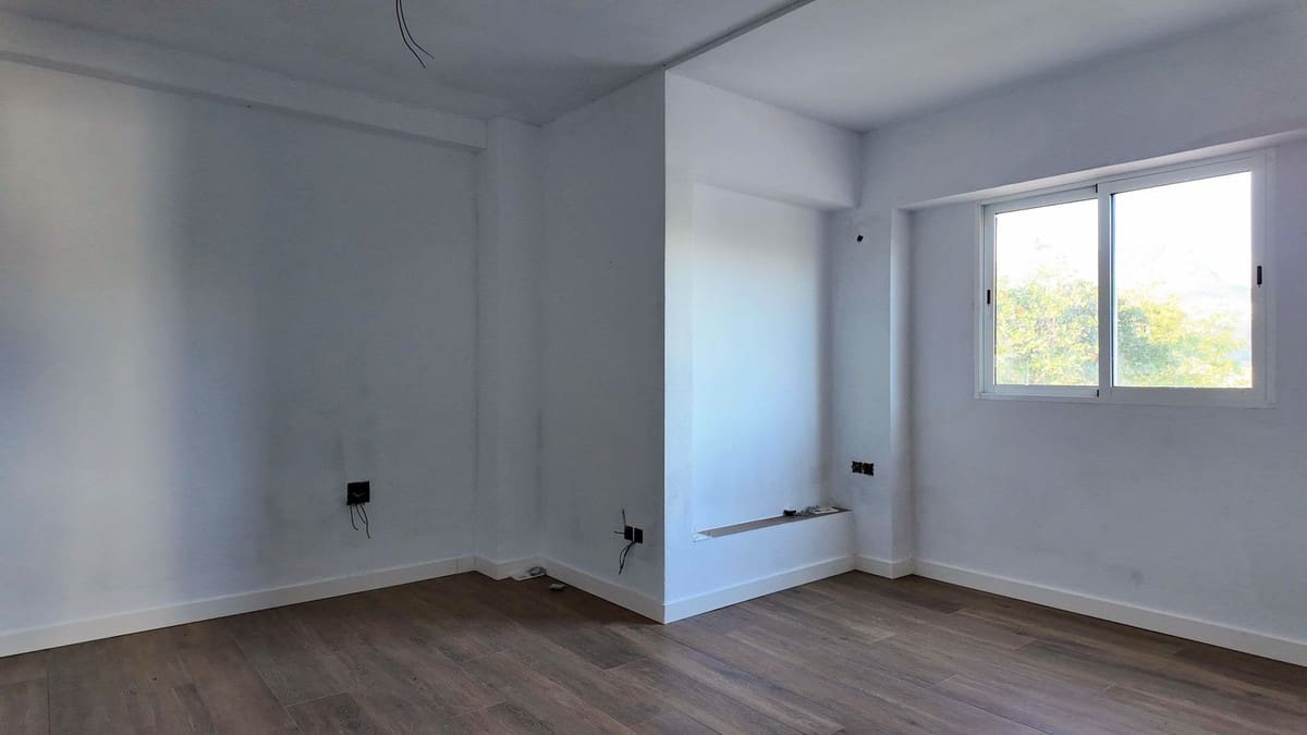 4 sypialnia Finka/Dom wiejski na sprzedaż w Alora z basenem - 310 000 € (Ref: 9478522)