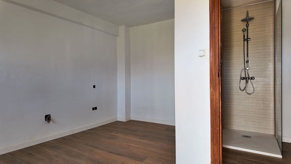 4 sypialnia Finka/Dom wiejski na sprzedaż w Alora z basenem - 310 000 € (Ref: 9478522)