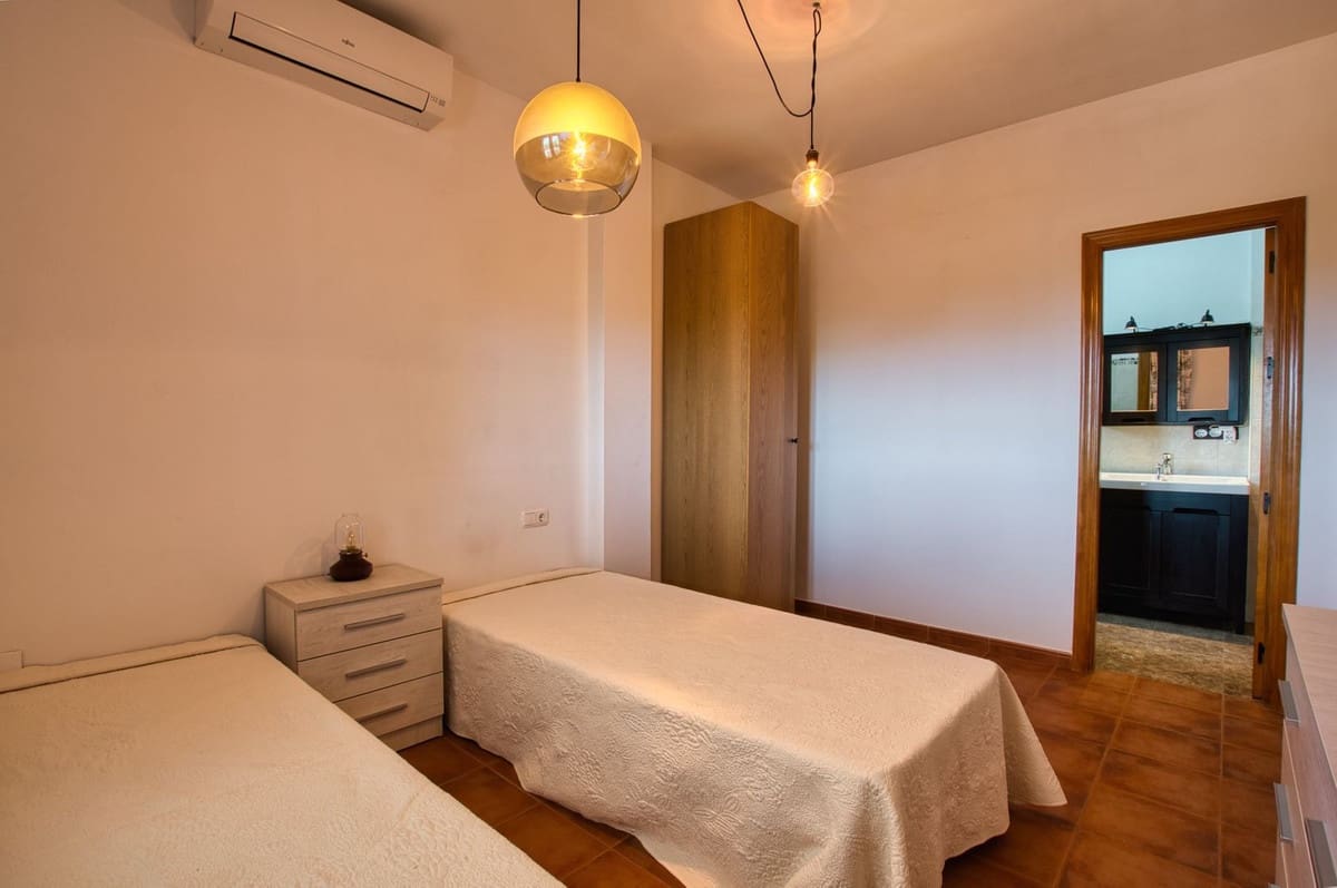 3 chambre Villa/Maison à vendre à Periana avec piscine garage - 380 000 € (Ref: 9486603)