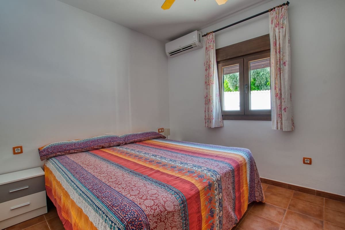 3 chambre Villa/Maison à vendre à Periana avec piscine garage - 380 000 € (Ref: 9486603)