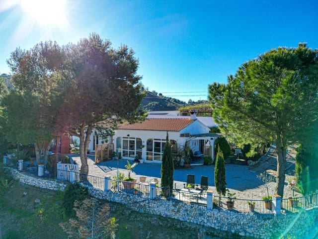 3 bedroom Villa for sale in Cómpeta with garage - € 365,000 (Ref: 9521118)