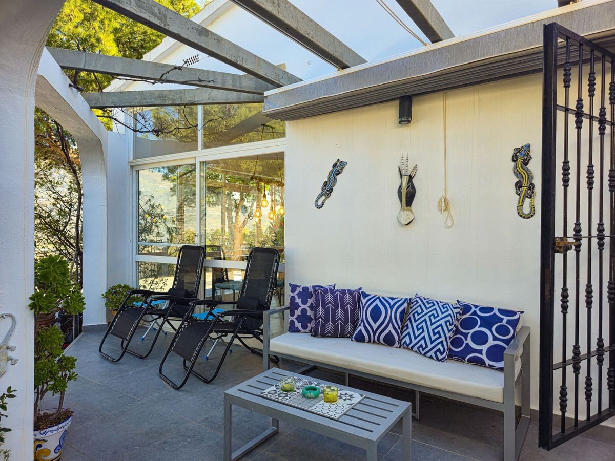 3 bedroom Villa for sale in Competa with garage - € 365,000 (Ref: 9521118)