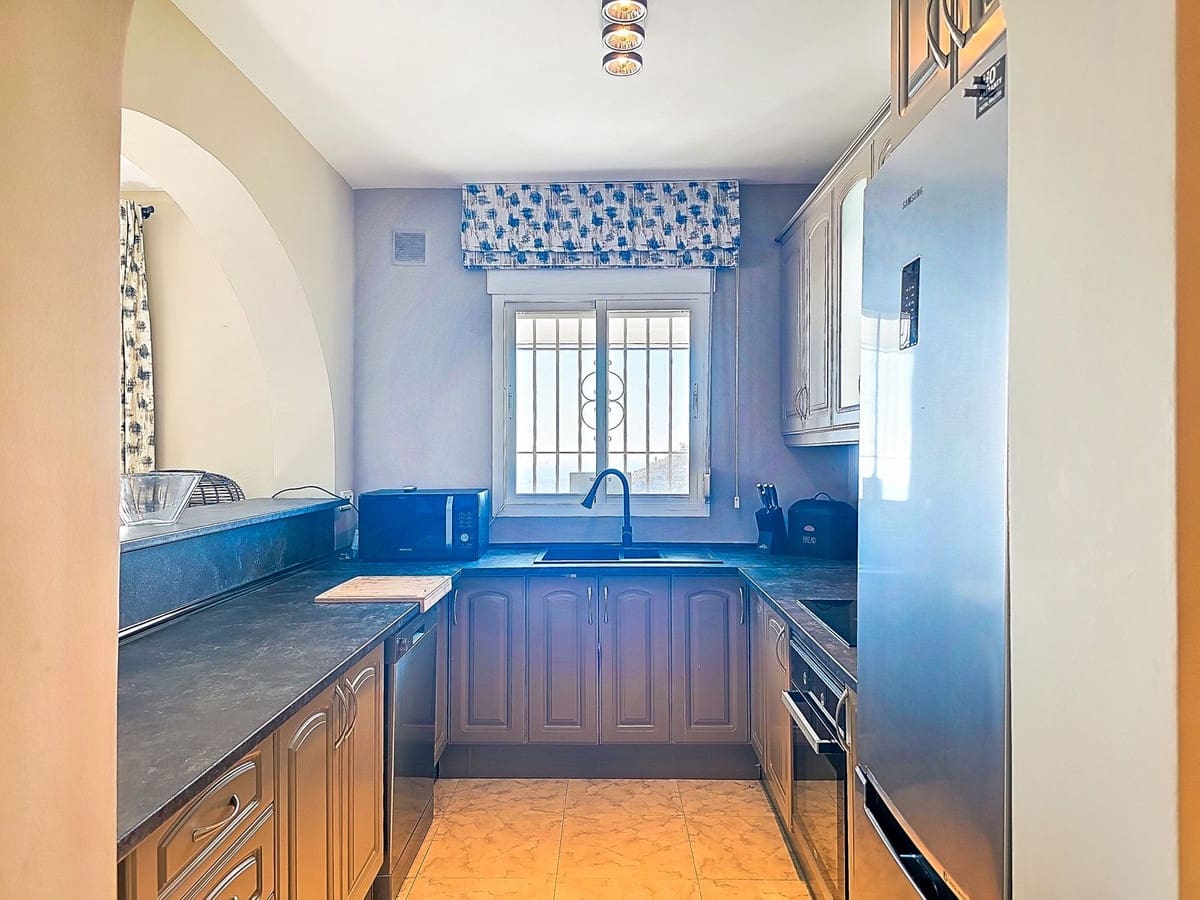 3 quarto Moradia para venda em Arenas com piscina garagem - 489 000 € (Ref: 9525963)