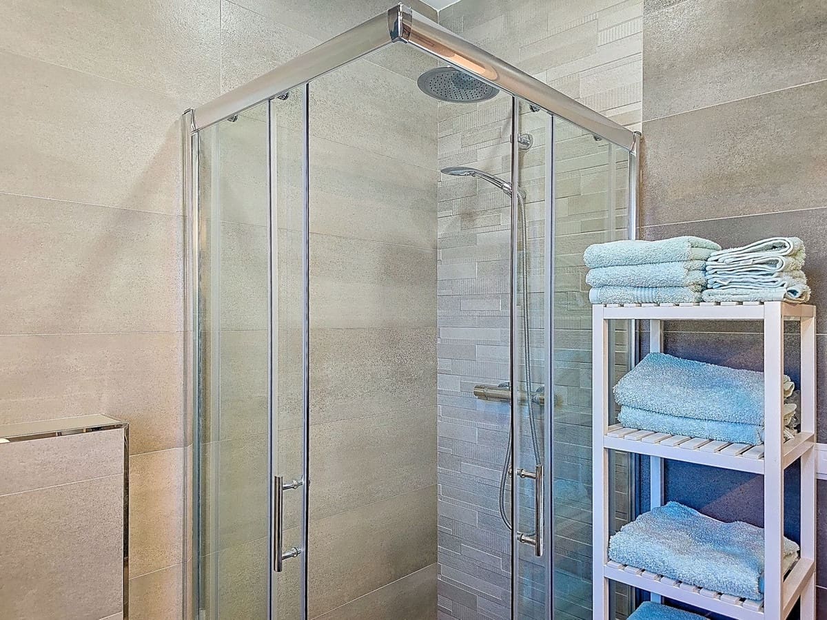 3 quarto Moradia para venda em Arenas com piscina garagem - 489 000 € (Ref: 9525963)