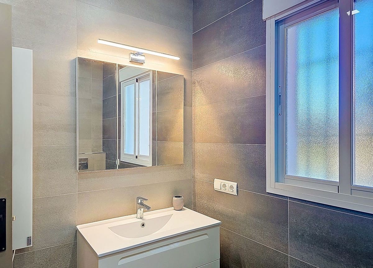 3 quarto Moradia para venda em Arenas com piscina garagem - 489 000 € (Ref: 9525963)