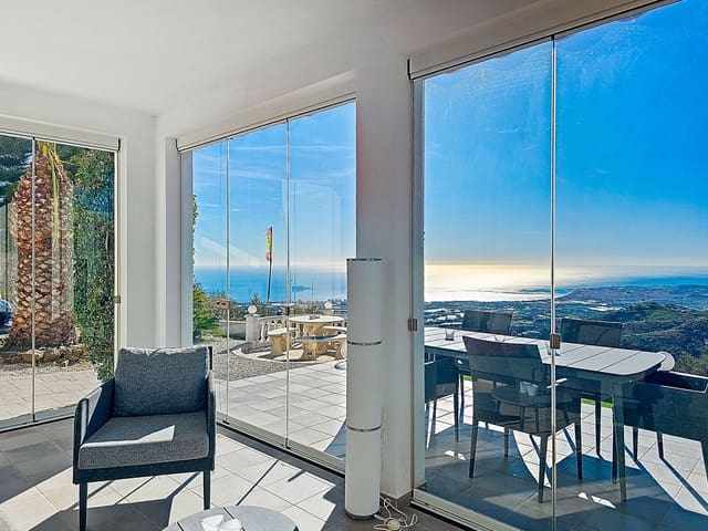 3 soverom Villa til salgs i Arenas med svømmebasseng garasje - € 489 000 (Ref: 9525963)