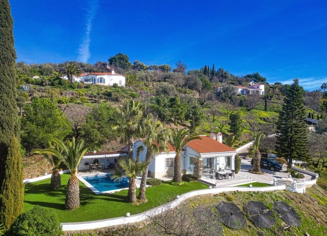 3 bedroom Villa for sale in Arenas with pool garage - € 489,000 (Ref: 9525963)