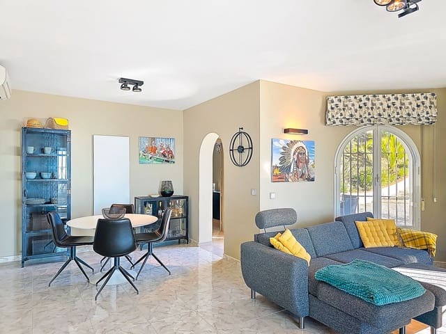 3 soveværelse Villa til salg i Arenas med swimmingpool garage - € 489.000 (Ref: 9525963)