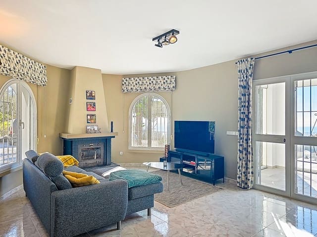 3 slaapkamer Villa te koop in Arenas met zwembad garage - € 489.000 (Ref: 9525963)