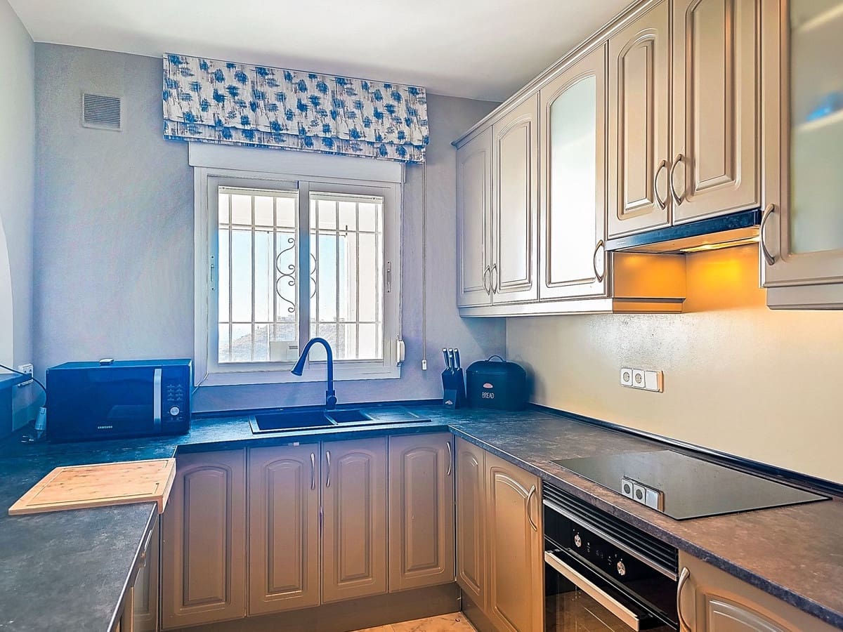 Chalet de 3 habitaciones en Arenas en venta con piscina garaje - 489.000 € (Ref: 9525963)