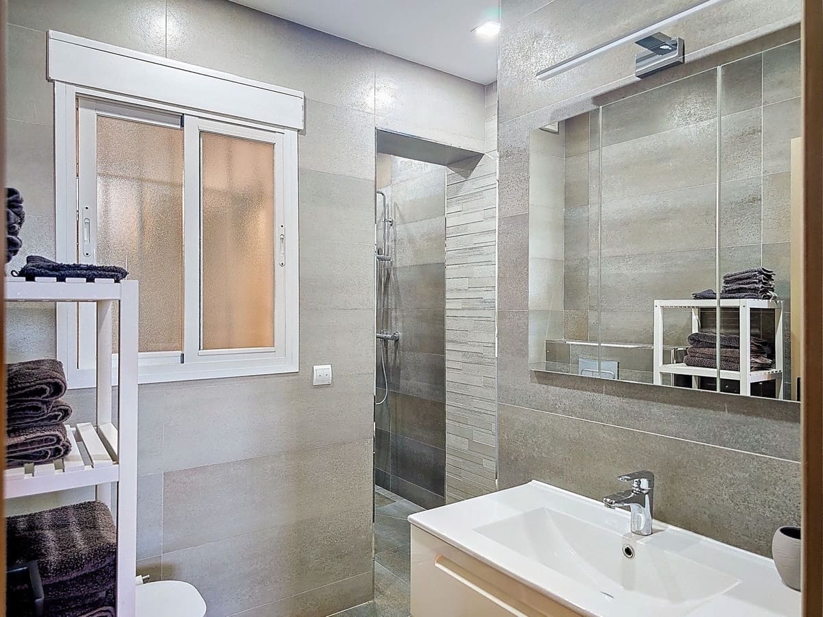 Chalet de 3 habitaciones en Arenas en venta con piscina garaje - 489.000 € (Ref: 9525963)