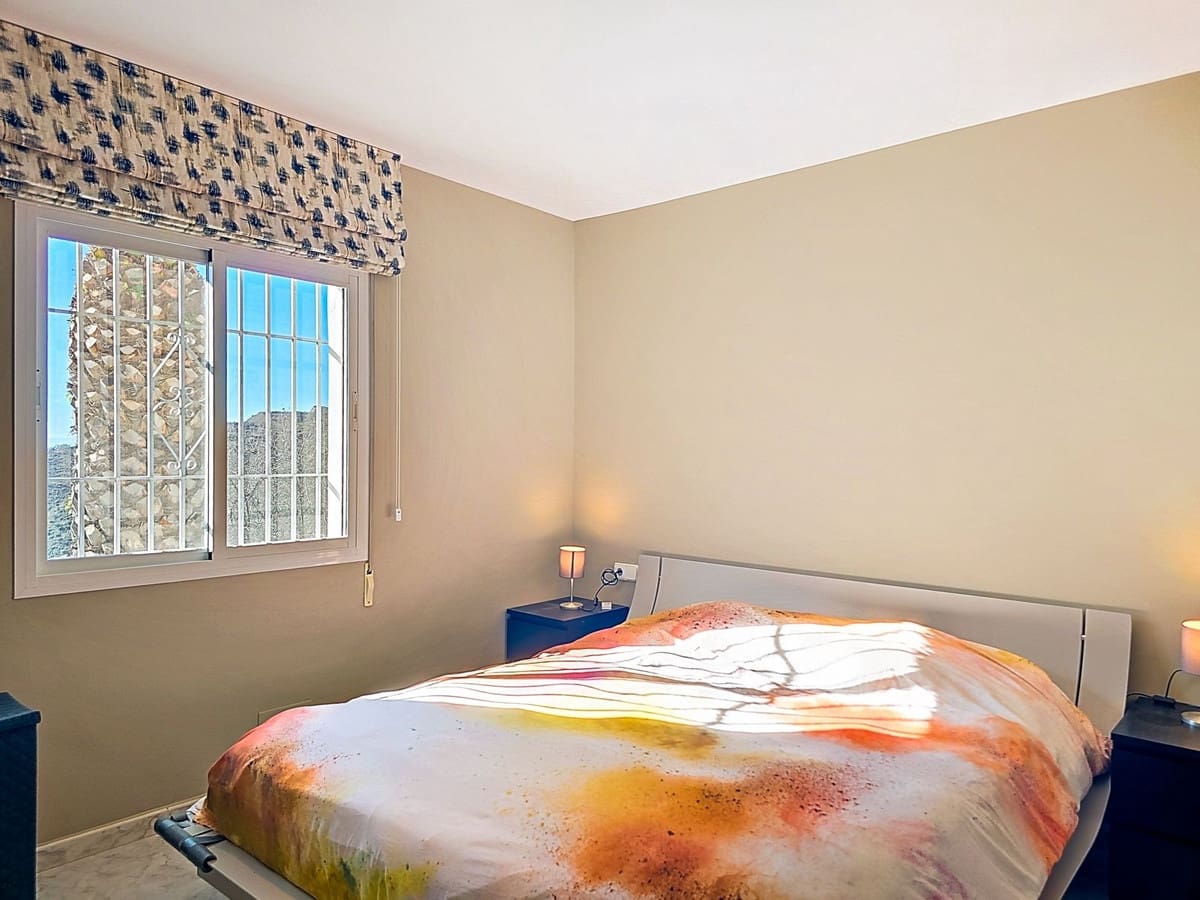 Chalet de 3 habitaciones en Arenas en venta con piscina garaje - 489.000 € (Ref: 9525963)