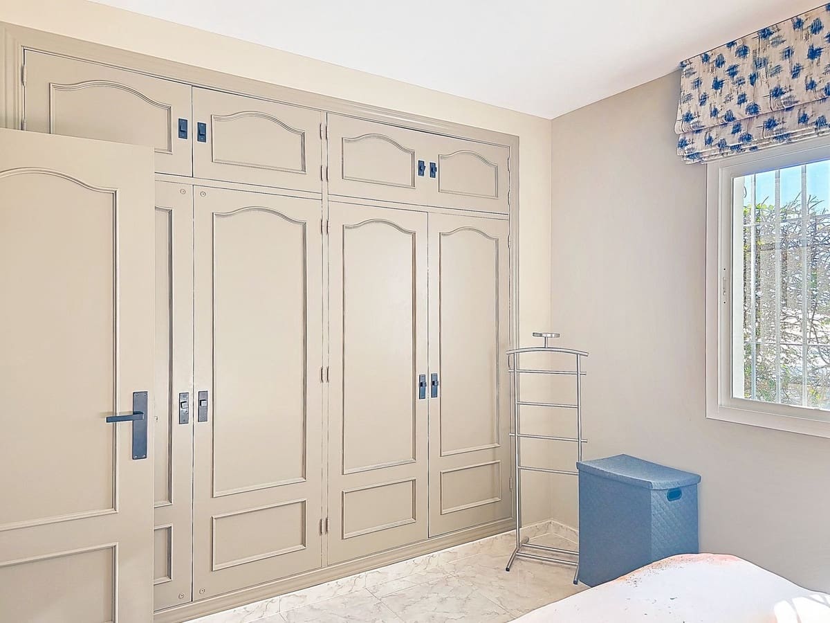 Chalet de 3 habitaciones en Arenas en venta con piscina garaje - 489.000 € (Ref: 9525963)