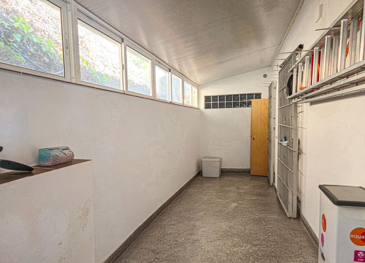 Chalet de 3 habitaciones en Arenas en venta con piscina garaje - 489.000 € (Ref: 9525963)