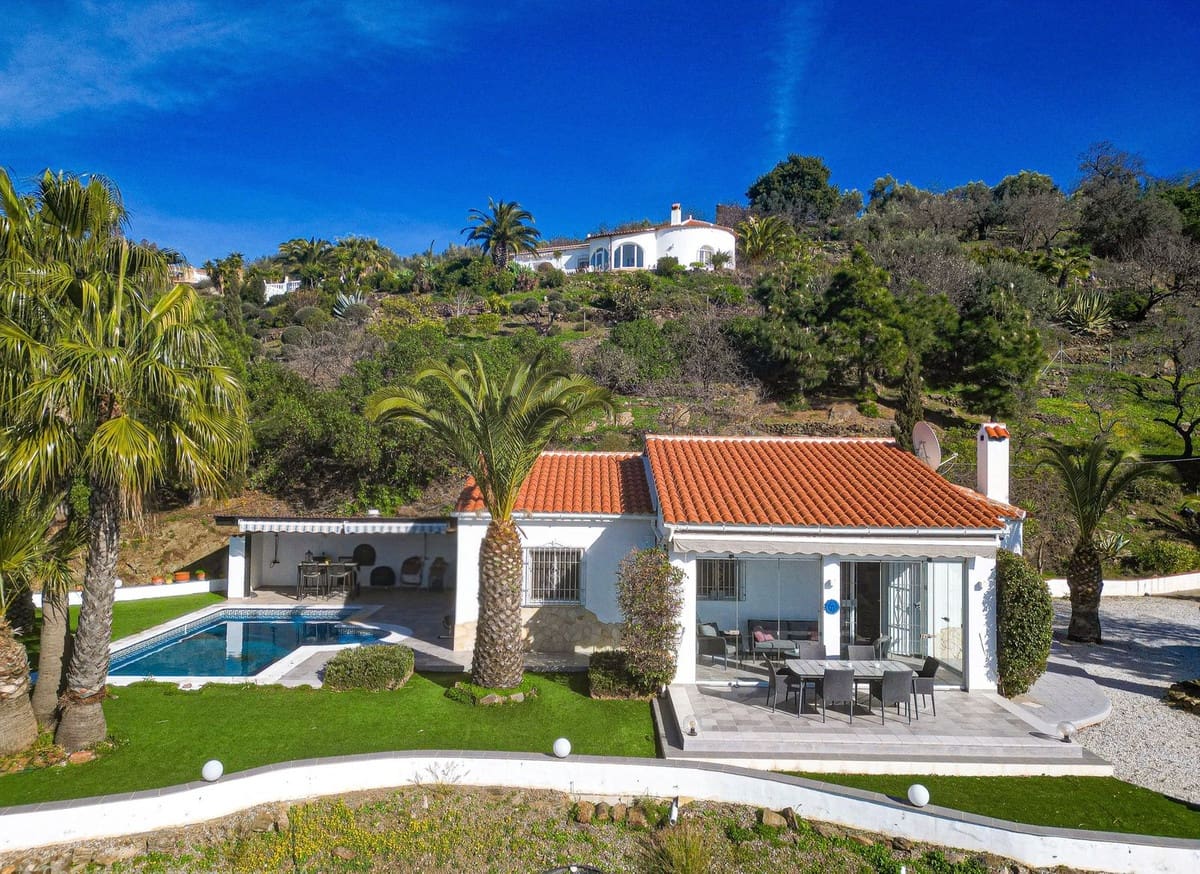 Chalet de 3 habitaciones en Arenas en venta con piscina garaje - 489.000 € (Ref: 9525963)