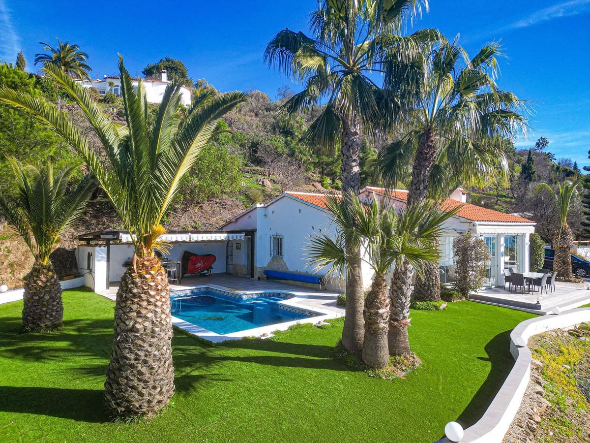 Chalet de 3 habitaciones en Arenas en venta con piscina garaje - 489.000 € (Ref: 9525963)