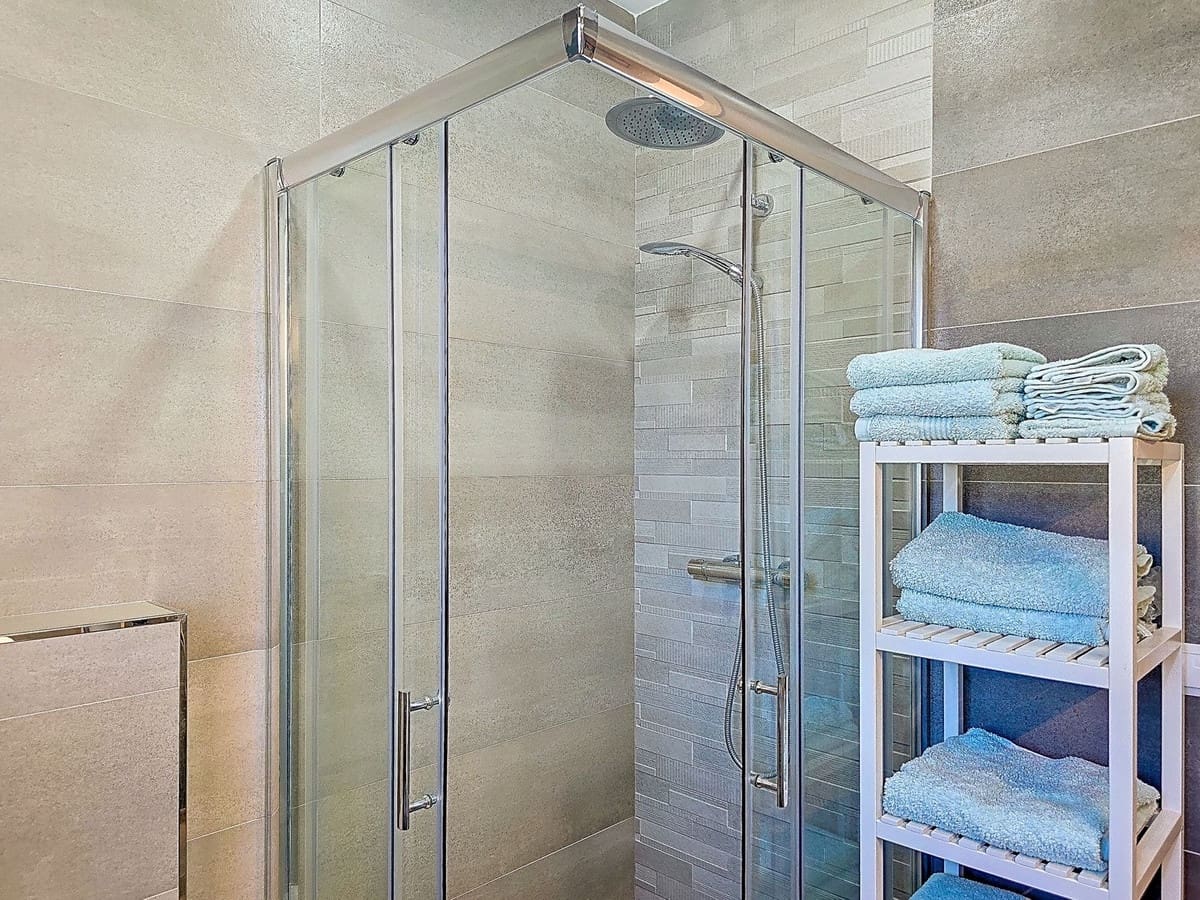 Chalet de 3 habitaciones en Arenas en venta con piscina garaje - 489.000 € (Ref: 9525963)