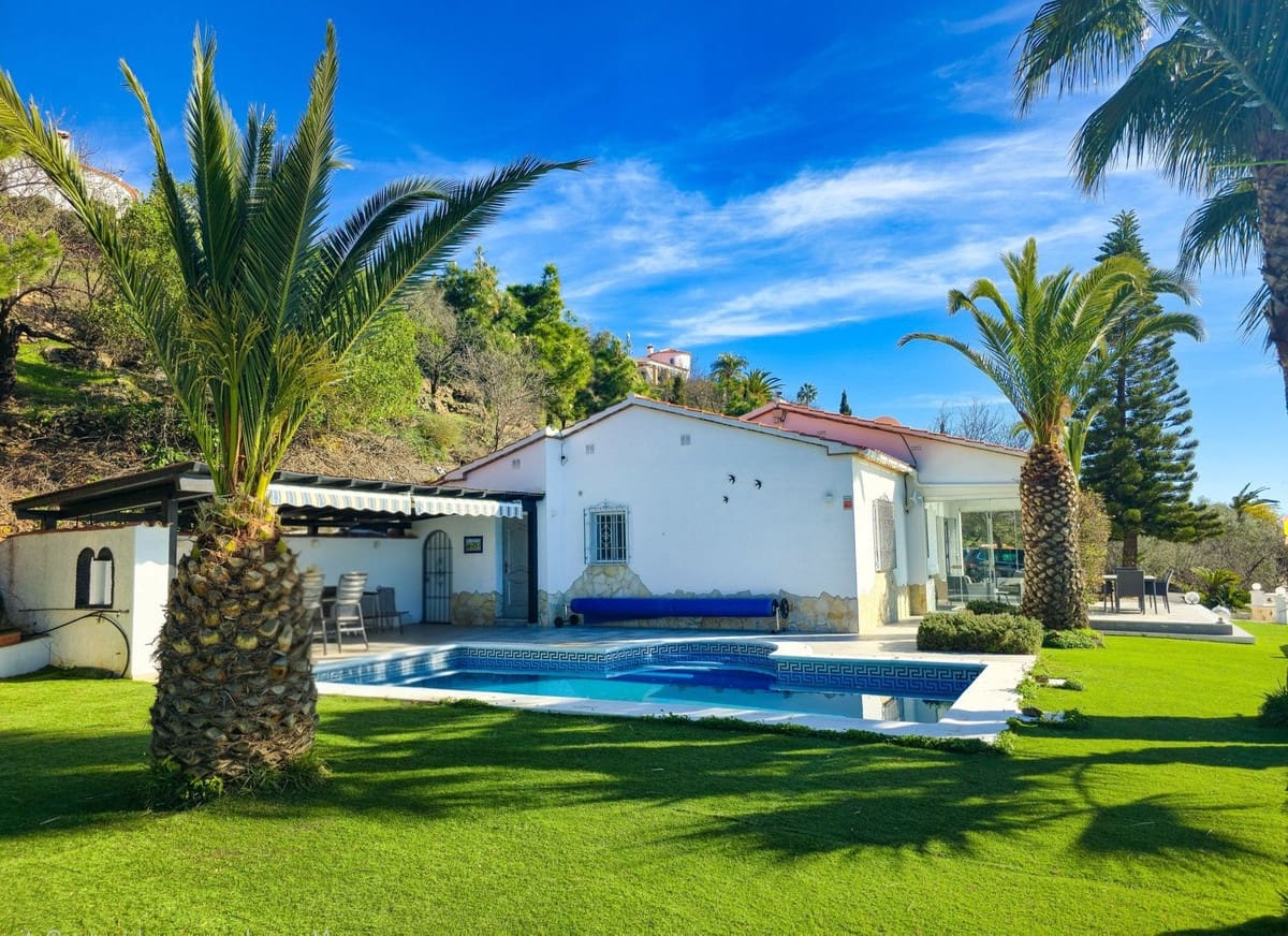 Chalet de 3 habitaciones en Arenas en venta con piscina garaje - 489.000 € (Ref: 9525963)