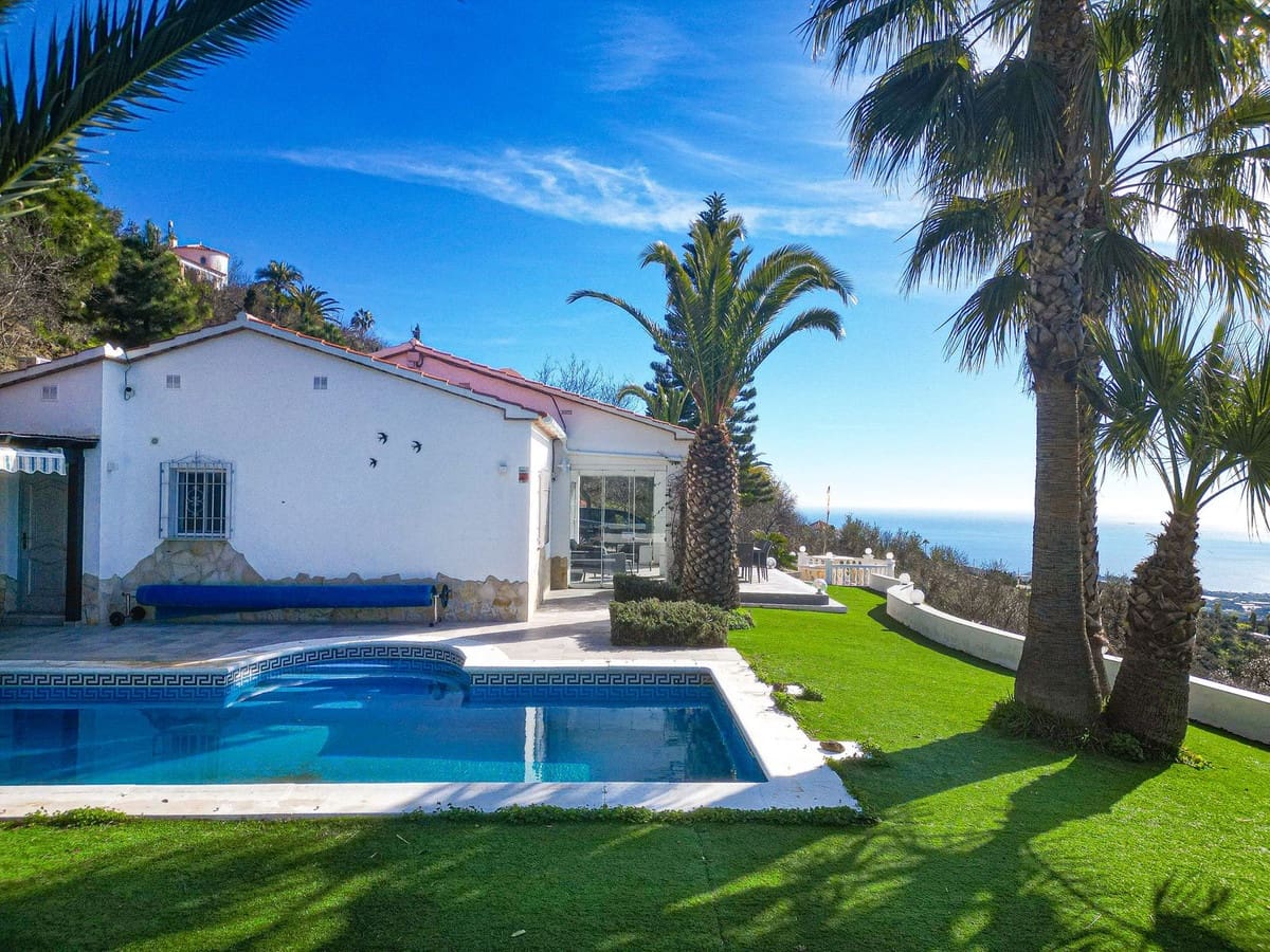 Chalet de 3 habitaciones en Arenas en venta con piscina garaje - 489.000 € (Ref: 9525963)