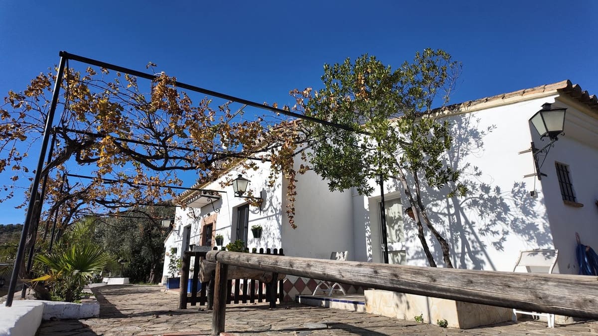 17 slaapkamer Hotel te koop in Tolox met zwembad - € 1.499.000 (Ref: 9529019)