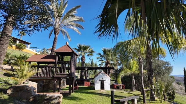 17 bedroom Hotel for sale in Tolox with pool - € 1,499,000 (Ref: 9529019)