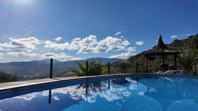 17 bedroom Hotel for sale in Tolox with pool - € 1,499,000 (Ref: 9529019)