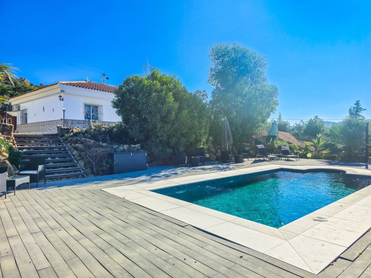 6 soveværelse Villa til salg i Alora med swimmingpool garage - € 595.000 (Ref: 9529238)