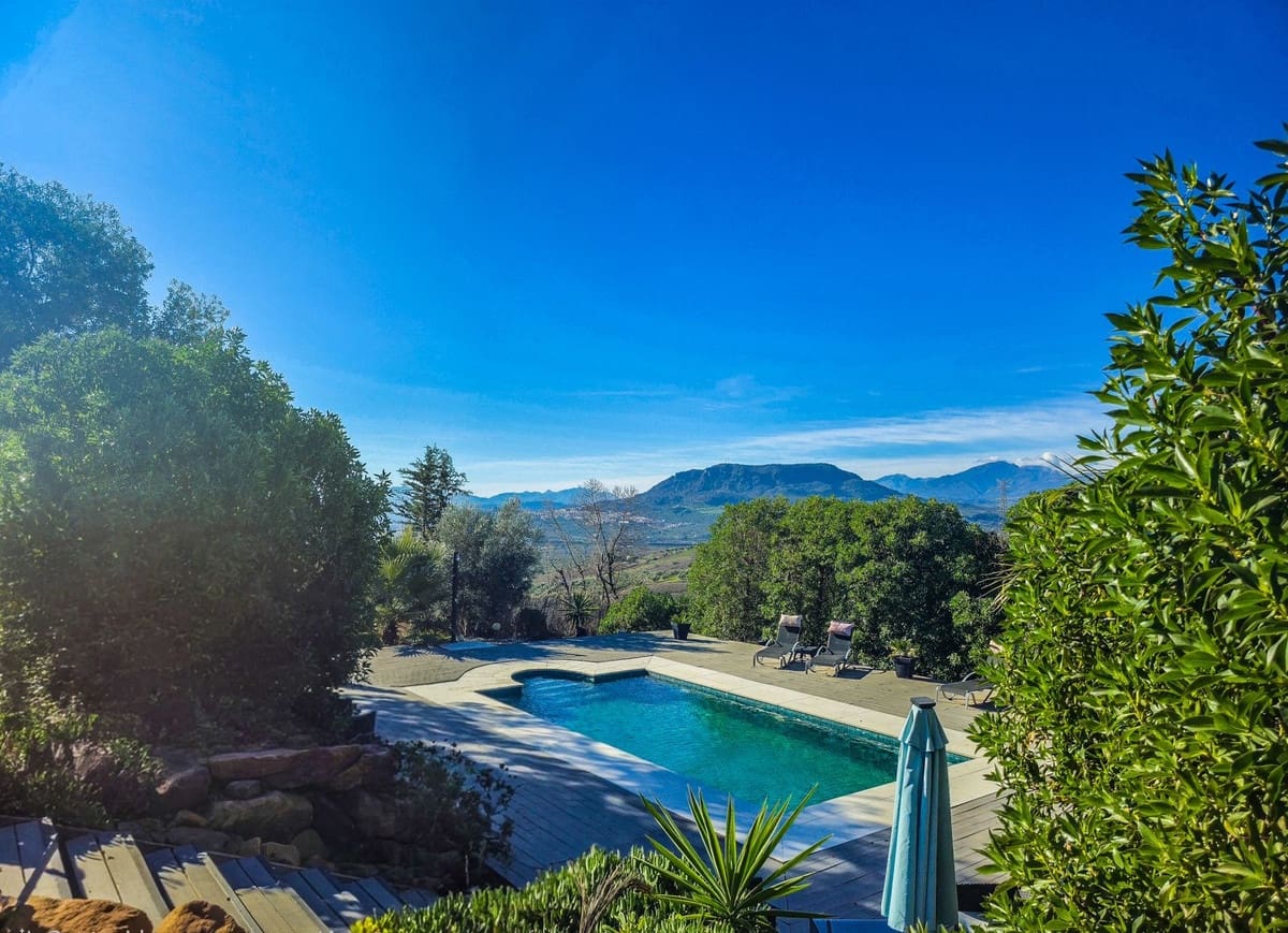 6 soveværelse Villa til salg i Alora med swimmingpool garage - € 595.000 (Ref: 9529238)