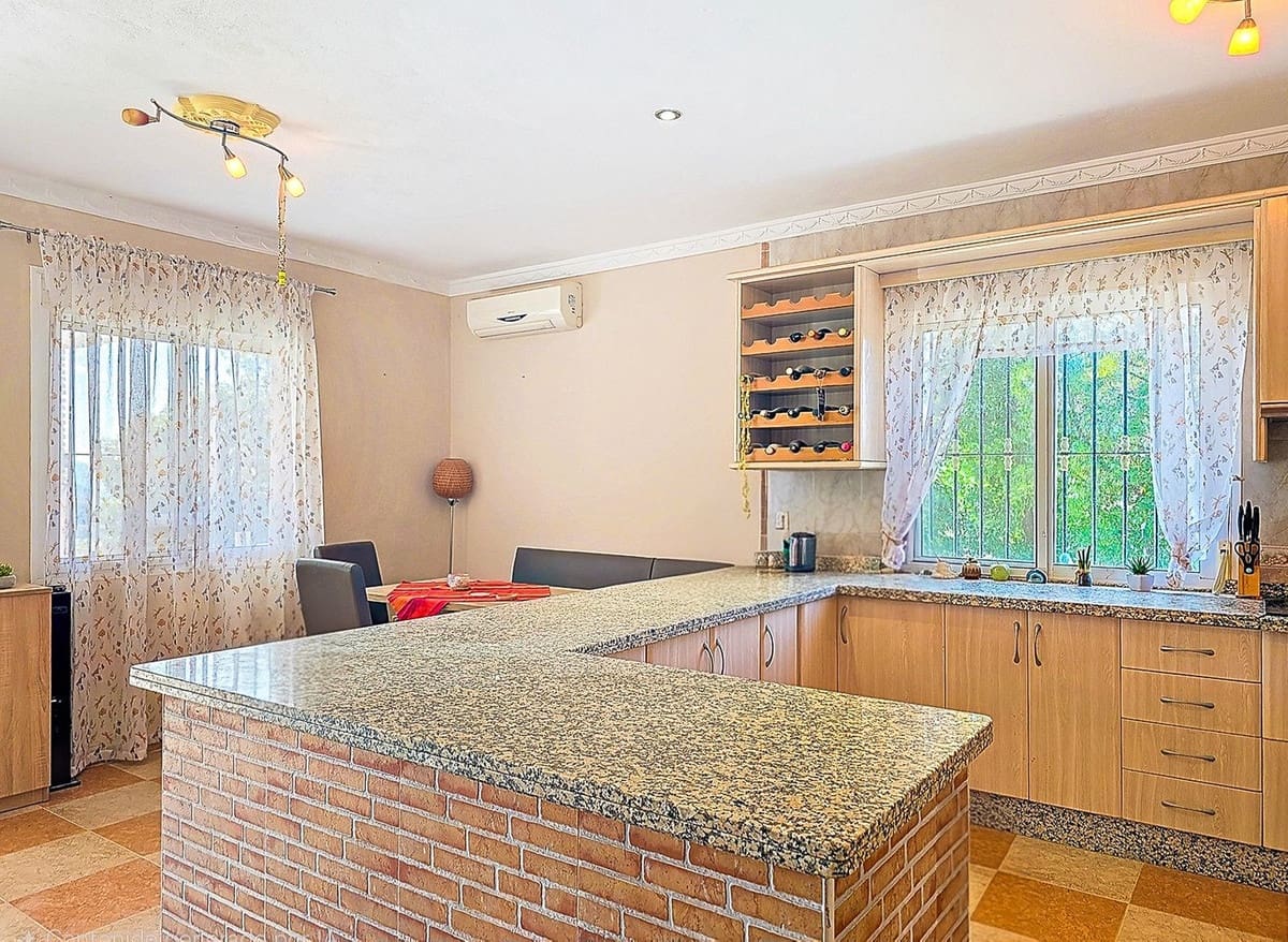 6 soveværelse Villa til salg i Alora med swimmingpool garage - € 595.000 (Ref: 9529238)