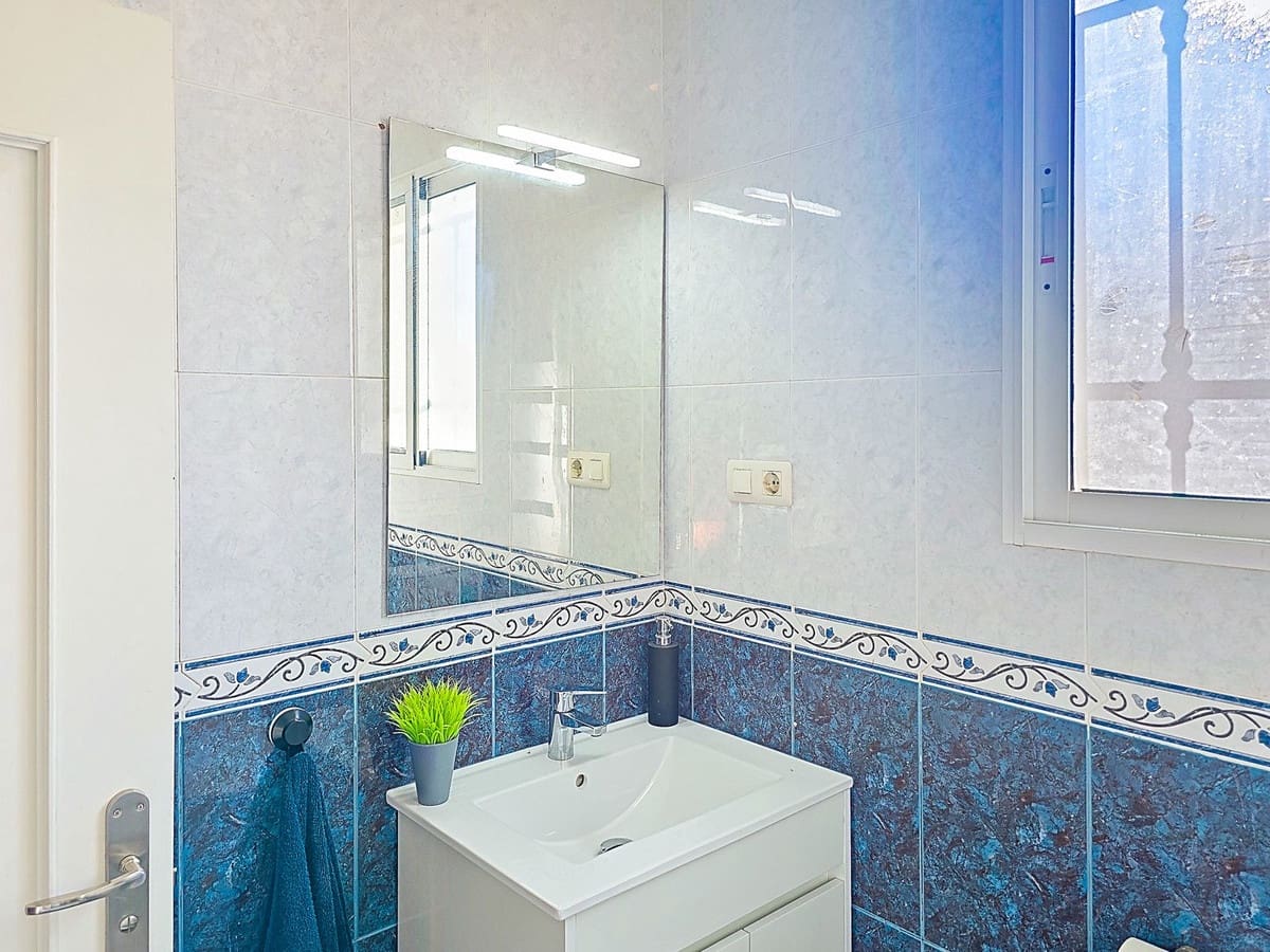 6 bedroom Villa for sale in Alora with pool garage - € 595,000 (Ref: 9529238)