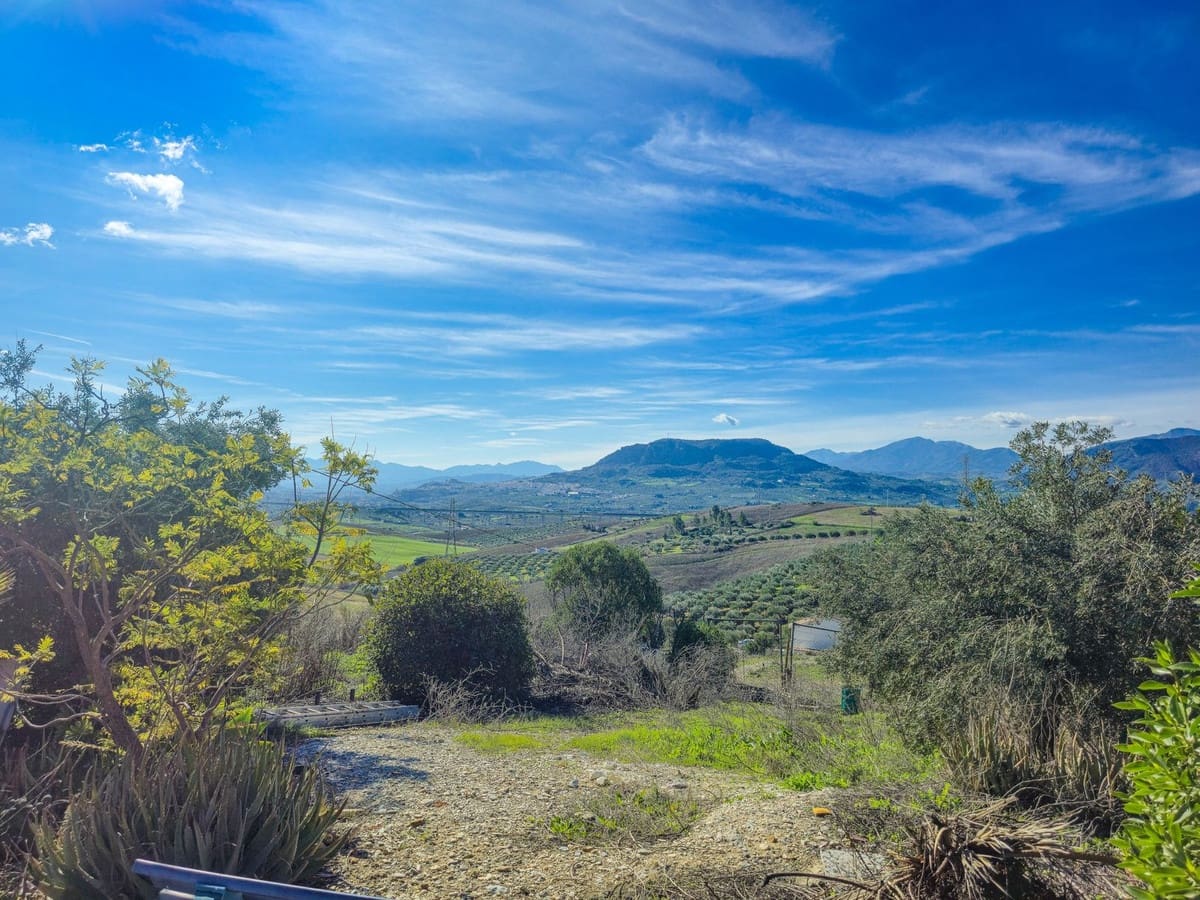 6 bedroom Villa for sale in Alora with pool garage - € 595,000 (Ref: 9529238)