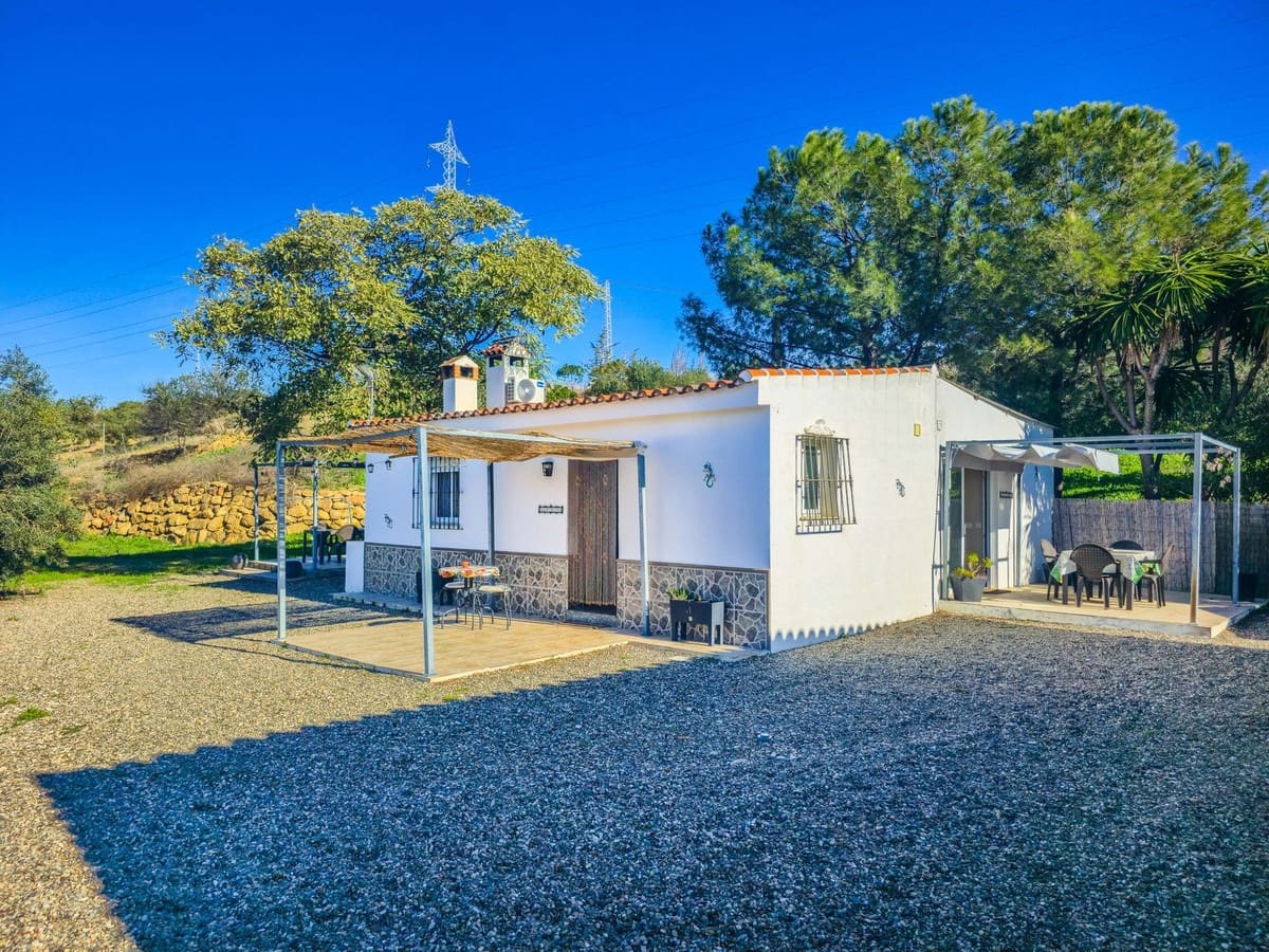 6 bedroom Villa for sale in Alora with pool garage - € 595,000 (Ref: 9529238)