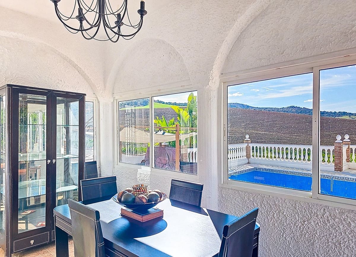 3 soverom Finca/Herregård til salgs i Almogia med svømmebasseng garasje - € 295 000 (Ref: 9536361)