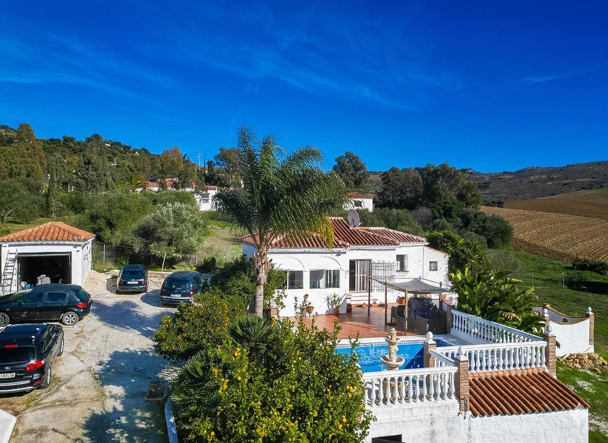 3 soverom Finca/Herregård til salgs i Almogia med svømmebasseng garasje - € 295 000 (Ref: 9536361)