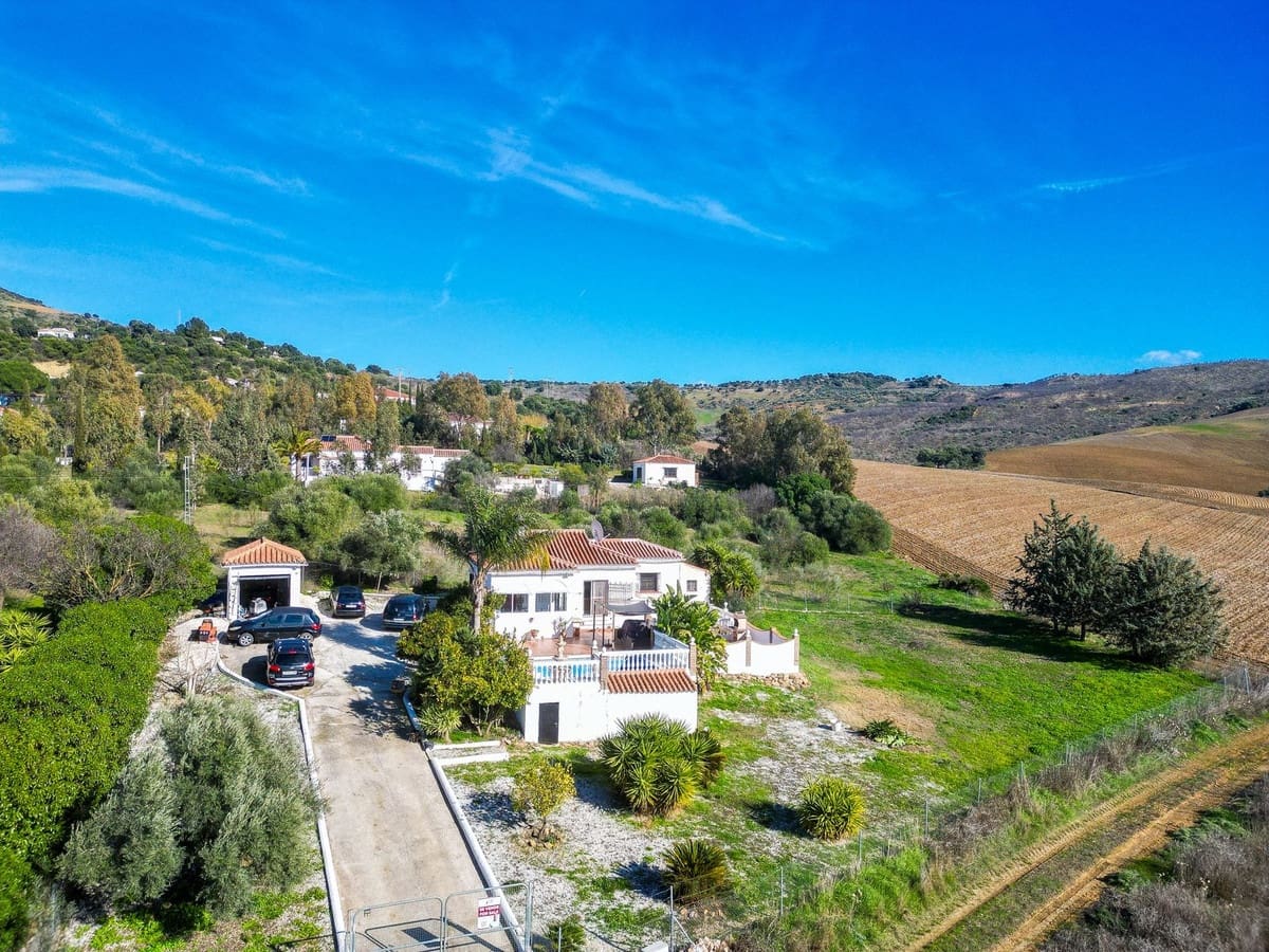 3 camera da letto Finca/Casa di Campagna in vendita in Almogia con piscina garage - 275.000 € (Rif: 9536361)