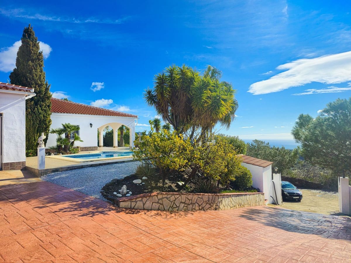 3 quarto Moradia para venda em Arenas com piscina garagem - 495 000 € (Ref: 9550447)