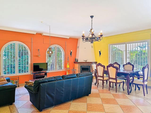 3 sypialnia Willa na sprzedaż w Arenas z basenem garażem - 495 000 € (Ref: 9550447)